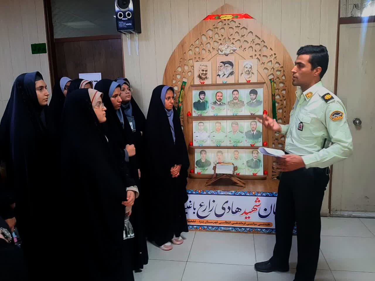 میهمانی حافظان امنیت برای دانش‌آموزان مدرسه پاکنژاد ناحیه ۲ یزد