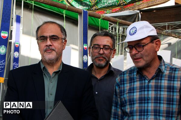 میزبانی فرهنگیان فشافویه در موکب عشاق الحسین(ع) سازمان دانش آموزی