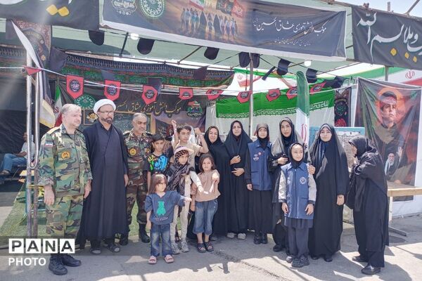 دانش‌آموزان خادم در موکب عشاق‌الحسین(ع)