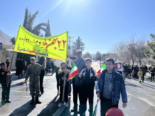 حضور دهه نودی‌ها در راهپیمایی 22 بهمن 