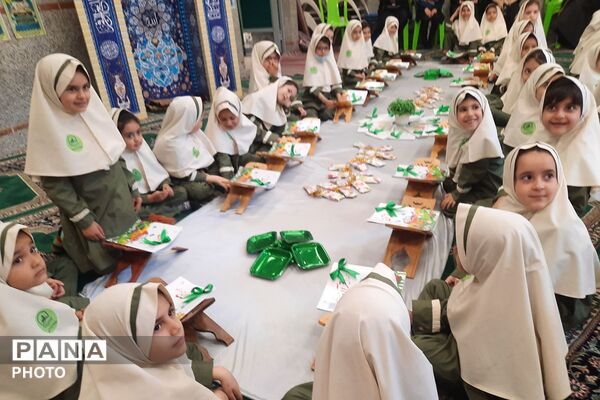 جشن قرآن کلاس اولی‌ها در دبستان شاهد ام البنین (س) شهرری