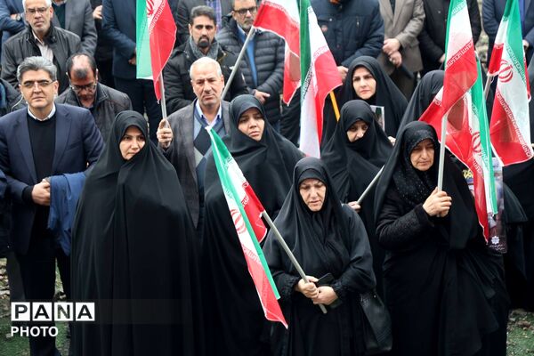 مدرسه بی‌پناه، دانش‌آموز بی‌گناه