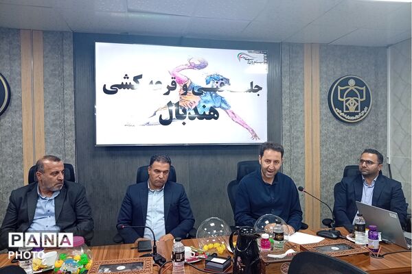 آیین قرعه‌کشی رقابت‌های ورزشی و تجدید میثاق با خانواده شهید محمود نجفی در شیراز