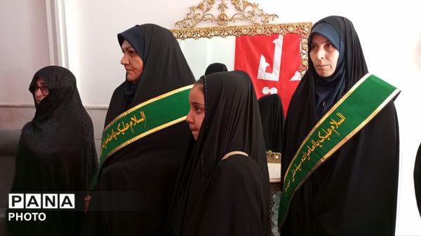دیدار مسئولان قم با خانواده شهید محمد وزینی اکبر