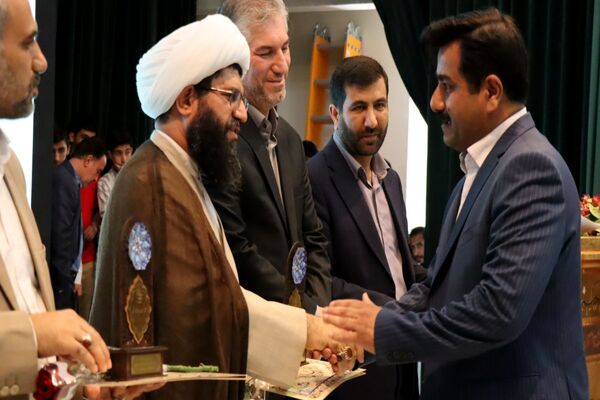 تجلیل از طلایه‌داران برتر تعلیم و تربیت ، آیین تقدیر از معلمین نمونه شهرستان پاکدشت 