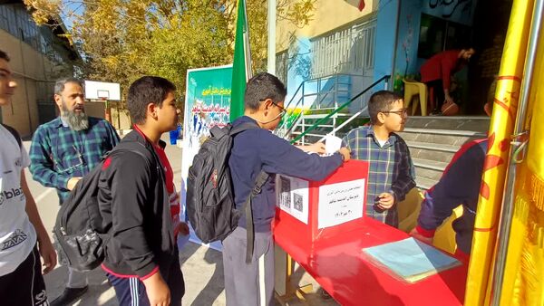 انتخابات انجمن ورزشی و المپیاد دانش‌آموزی دبیرستان اندیشه شاهد 