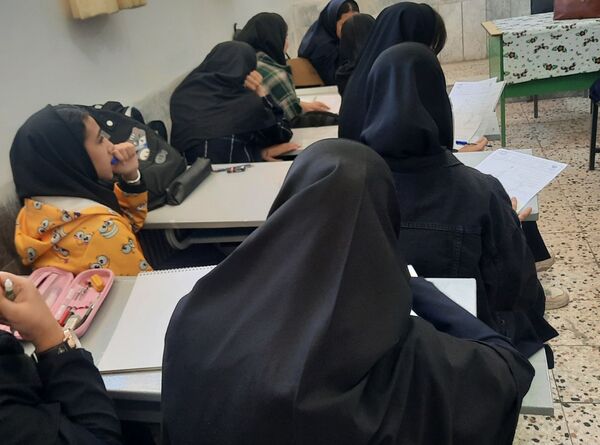 آزمون سنجش آغازین در دبیرستان دخترانه فیاض