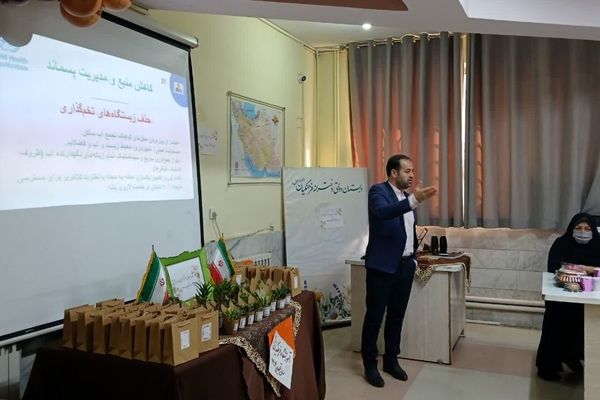 جلسه شورای سلامت شهرداری منطقه ۱۱ مشهد در دبستان دخترانه فرهنگیان ۲