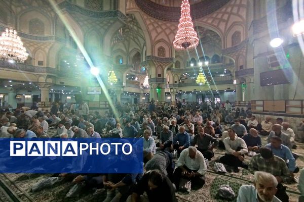 حضور فرهنگیان ناحیه دو شهرری در نماز جمعه 