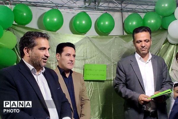آموزش میهن‌پرستی در میدان عمل؛ روایت آموزش و پرورش از حضور دانش‌آموزان در تجمعات