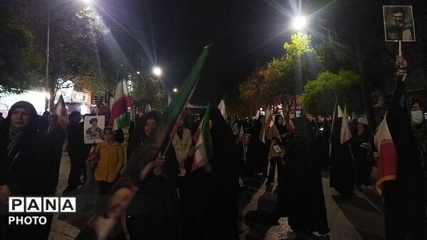 نیشابوری ها از پیر تا کودک در اجتماعات خیابانی
