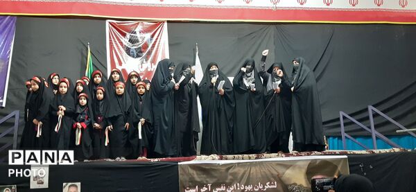 بیعت بانوان جیرفت‌زمین با رهبر انقلاب اسلامی