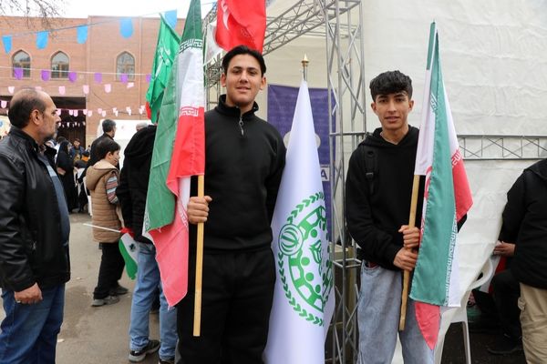 پیشتازان؛ راویان امروزِ انقلاب