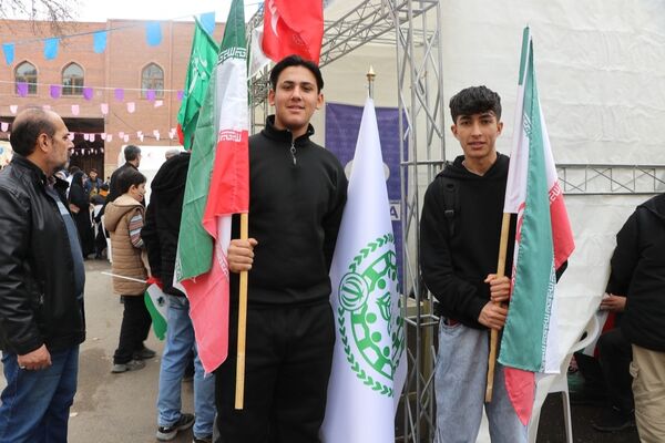 پیشتازان؛ راویان امروزِ انقلاب
