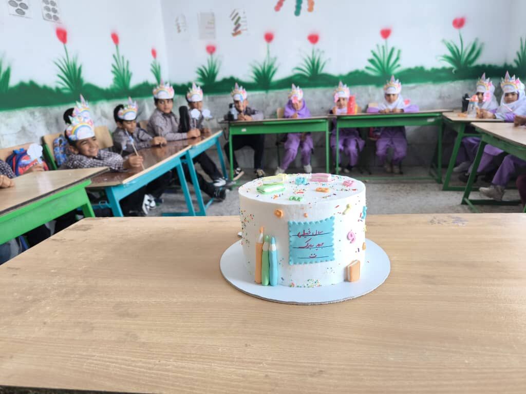 شور و شوق آغاز مدرسه؛ جشن به‌یادماندنی کلاس‌اولی‌ها در روستای مزرعه