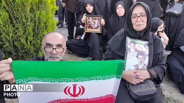 اجتماع بزرگ عزاداران امام شهید آیت‌الله العظمی سید‌علی حسینی خامنه‌ای «ره» در میدان امام حسین«ع»اصفهان