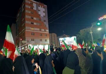 حضور پرشکوه مردم بندرعباس در خون‌خواهی رهبر شهید و تجدید پیمان با آرمان‌های انقلاب
