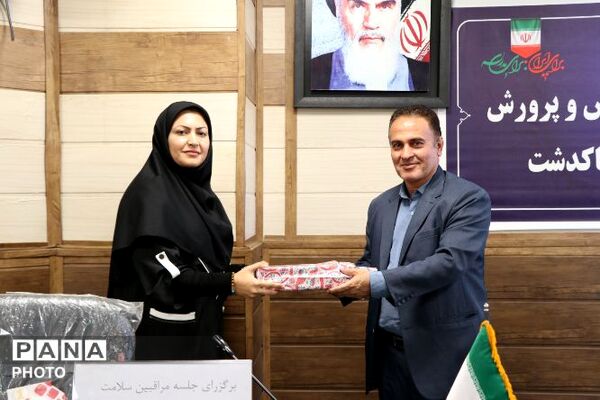 درخشش مراقب سلامت در سطح ملی؛ تجلیل از برگزیده کشوری در هفته سلامت و امنیت