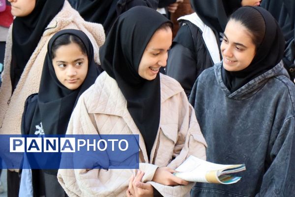 صبحگاه مدرسه شیخ مفید پاکدشت