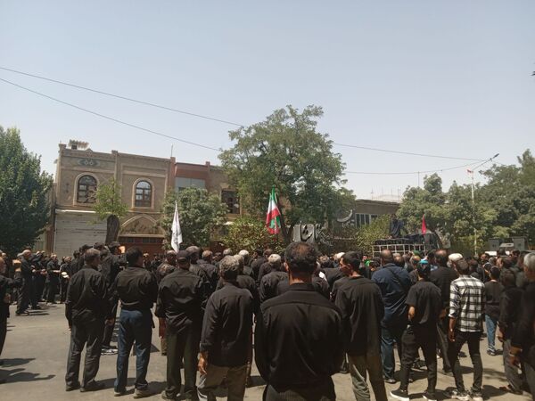برپایی پرشور مراسم عزاداری سیدالشهدا در خیابان‌های نیشابور 
