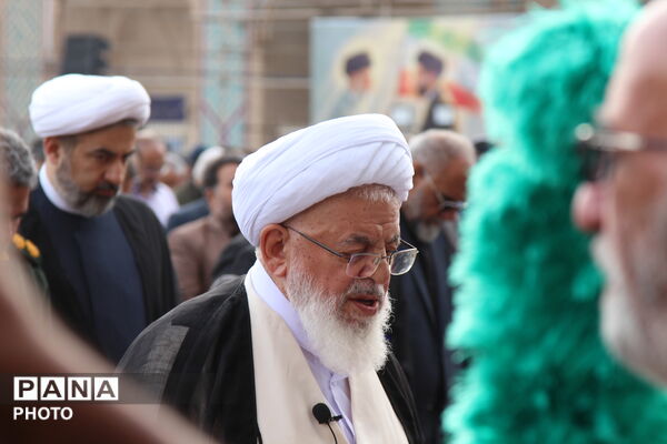 برپایی باشکوه نماز عید فطر در یزد