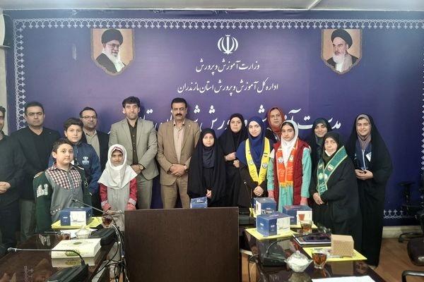 مراسم تقدیر از نقش آفرینان اختتامیه مسابقات قرآن استان مازندران