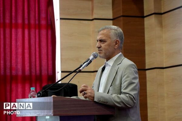 جشن شکوه مادری و همایش تجلیل از سفیران جوانی جمعیت در بهارستان‌دو