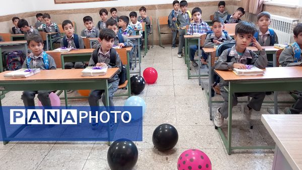 برگزاری جشن شکوفه ها در دبستان حاج تقی احدیان ناحیه ۶ مشهد