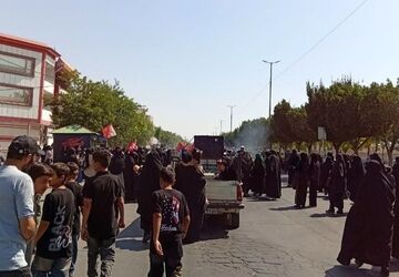 خروش اربعینی مردم فراهان در آیین پیاده‌روی جاماندگان