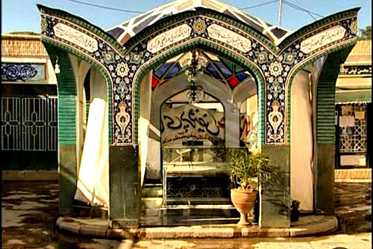 ادبیات و شعر در جامعه اسلامی سرچشمه‌ هویت فرهنگی و زبانی ملّت است