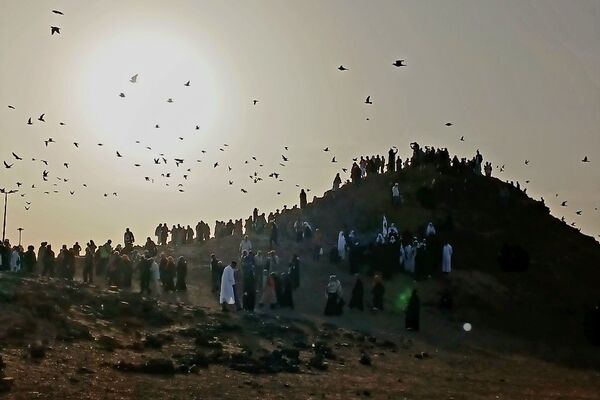 حضور دانش‌آموزان در مکه مکرمه 
