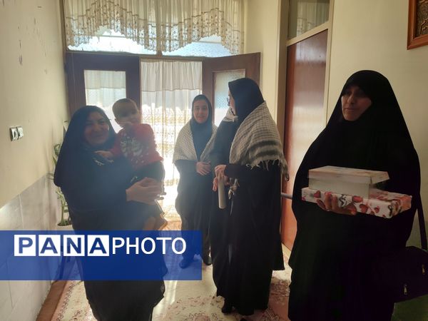 دیدار دانش‌آموزان هنرستان بصیرت با خانواده جانباز قاسم رسائی پور