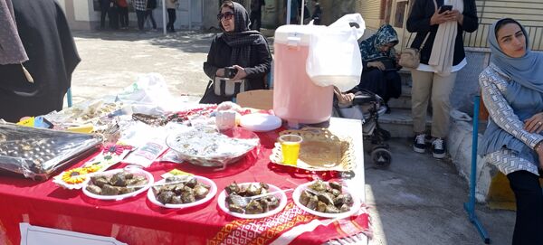 برپایی بازارچه در مدرسه ولیعصر آشخانه 