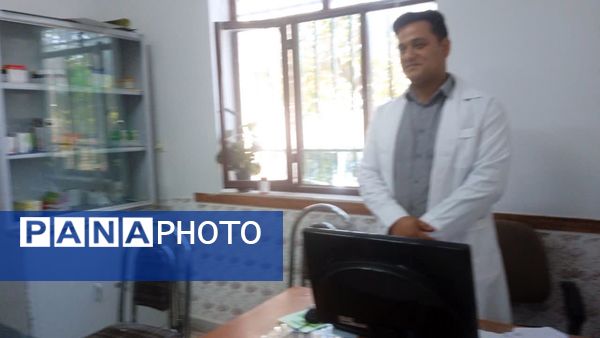 تبریک روز پرستار به کارکنان درمانگاه و خانه بهداشت روستای فدافن 