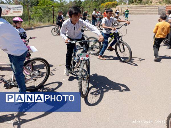 برگزاری همایش دوچرخه‌سواری در شهرستان باخرز 