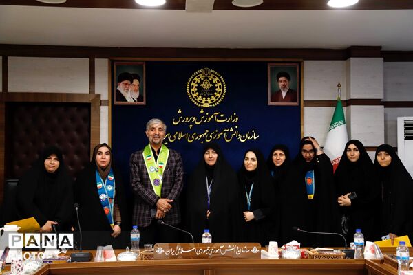 نشست هم‌اندیشی مسئولان دانش‌آموزی تهران با محور آموزش مربیان و مدیریت مصرف انرژی