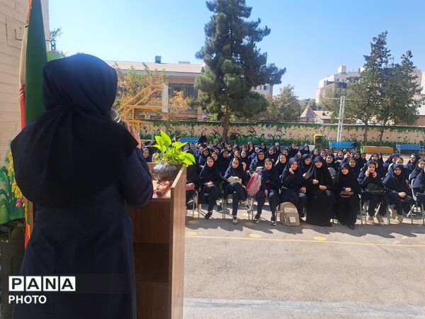 جشن جوانه‌ها در دبیرستان علی افشارنژاد