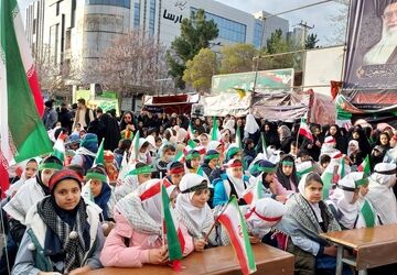 حضور مردم شهرستان شیروان در اربعین رهبر شهید و شهدای مدرسه‌ی‌ میناب