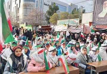 حماسه افرینی مردم شهرستان شیروان در اربعین رهبر شهید و شهدای مدرسه‌ی‌ میناب
