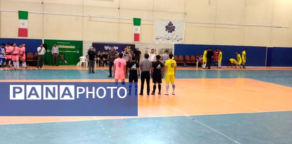  مسابقه فوتسال بین تیم‌های خبرنگاران و تیم آتش‌نشانان مشهد