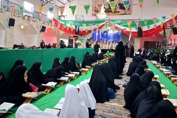 محفل انس با قرآن کریم همراه با نواخته شدن زنگ انقلاب 