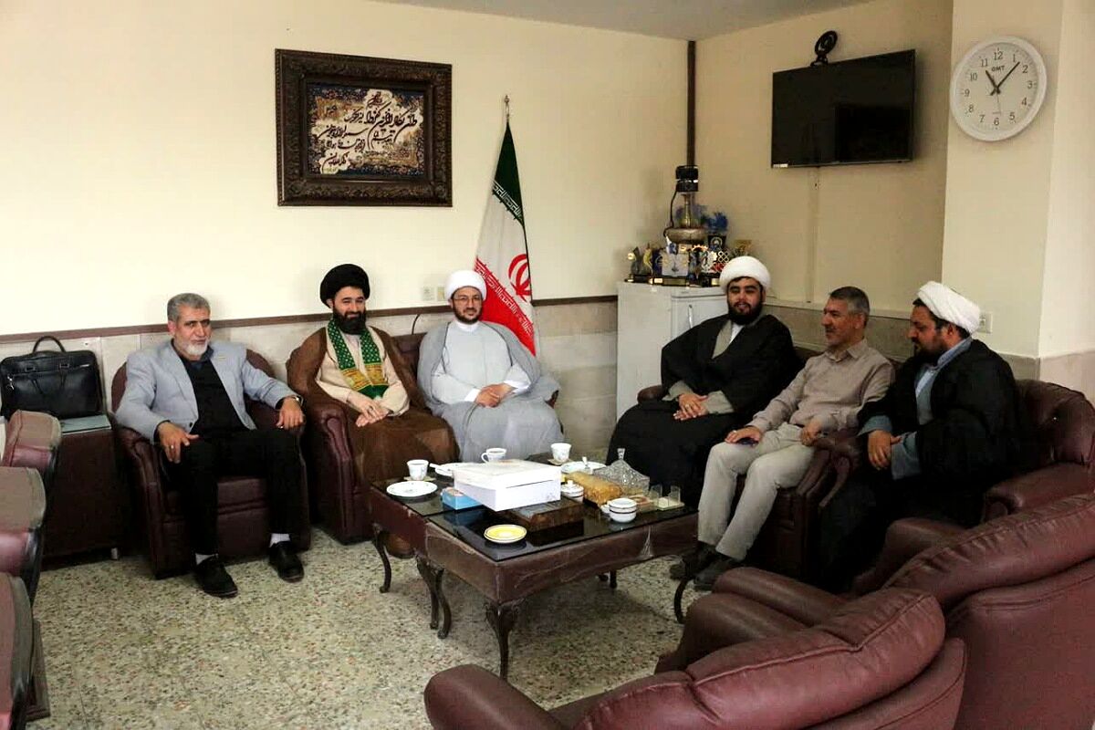 دیدار امام جمعه و رئیس اداره تبلیغات اسلامی با مدیر آموزش‌و‌پرورش  فیروزکوه