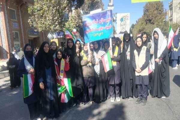 راهپیمایی یوم‌الله ۱۳ابان ماه در شهرستان نیشابور 