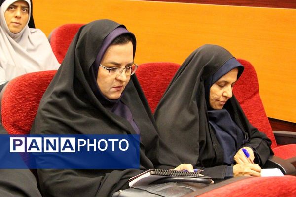 برگزاری جلسه فصلی مدیران در بهارستان دو