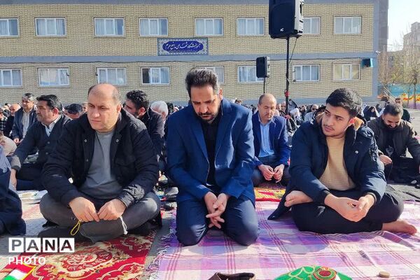 شکوه وحدت در قرچک؛ اقامه باشکوه نماز عید سعید فطر در صفوفی الهی