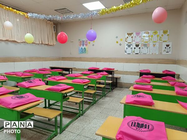 گام‌های استوار دانش آموزان مدرسه «طلعت بهاری»منطقه ۱۰ در روزهای منتهی به مهر
