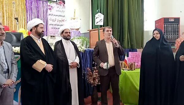 آیین نواختن زنگ معلم در دبیرستان نمونه دولتی فراهی فاروج همزمان با سراسر کشور