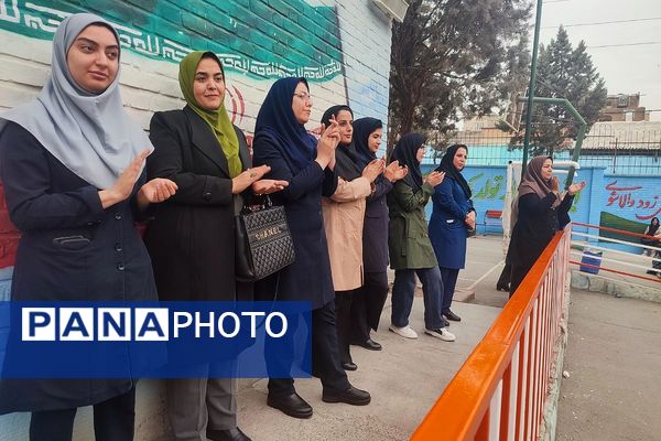 جشن باشکوه میلاد امام عصر (عج) در هئیت دخترانه ریحانه ها