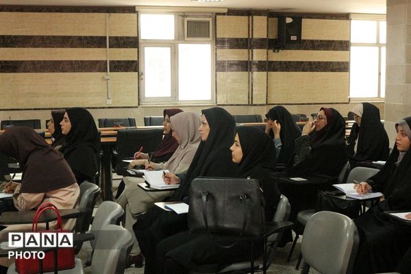 گام بلند آموزش‌و‌پرورش فیروزکوه در مسیر پژوهش‌محور کردن فرآیند یاددهی-یادگیری