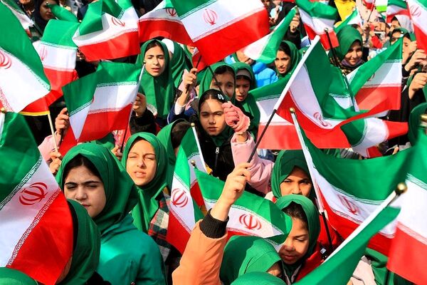 حضور پرشور مردم بهارستانی در راهپیمایی ۲۲ بهمن